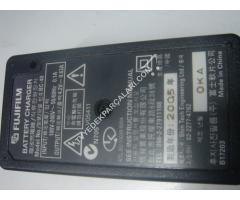 FUJIFILM BC-40 BATTERY CHARGER